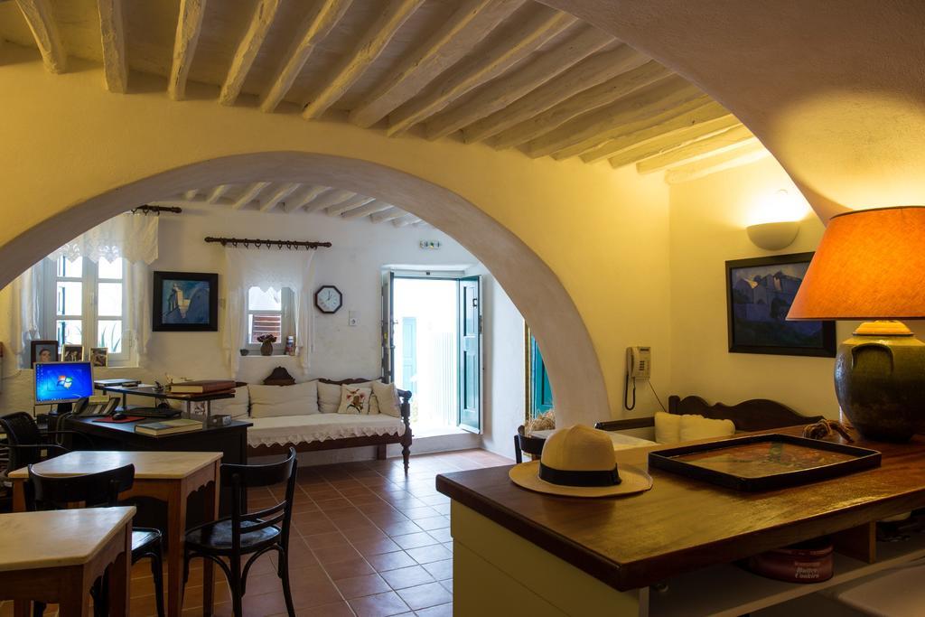 Castro Hotel Folégandros Екстериор снимка